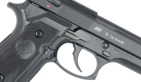 Replika pistoletu Beretta M92F Hi Power