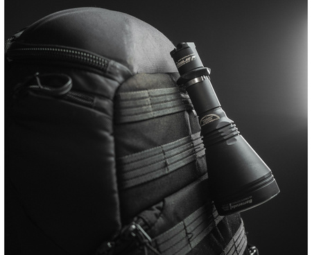 Latarka szperacz Armytek Barracuda Pro
